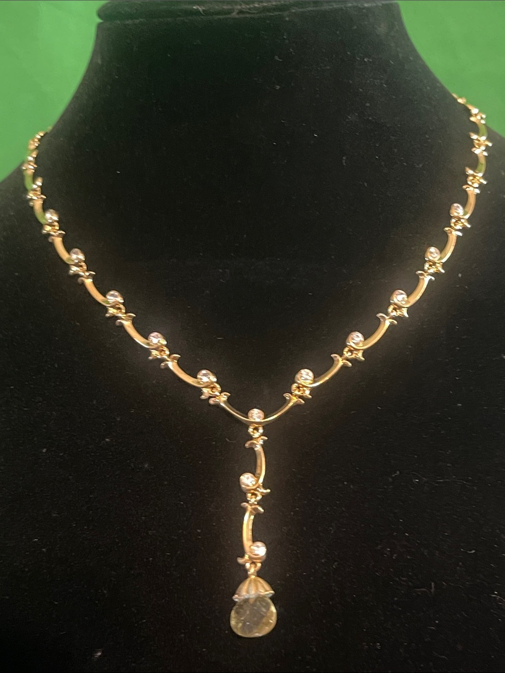 Vintage Avon Extraordinary Briolette Vine Necklace with Topaz 
New in box
